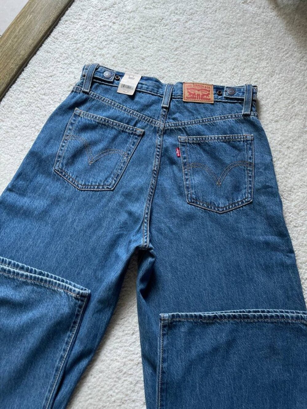 NWT Levi's Cinch Baggy High Rise Women's Jeans Size 28/31 - Picture 4 of 12